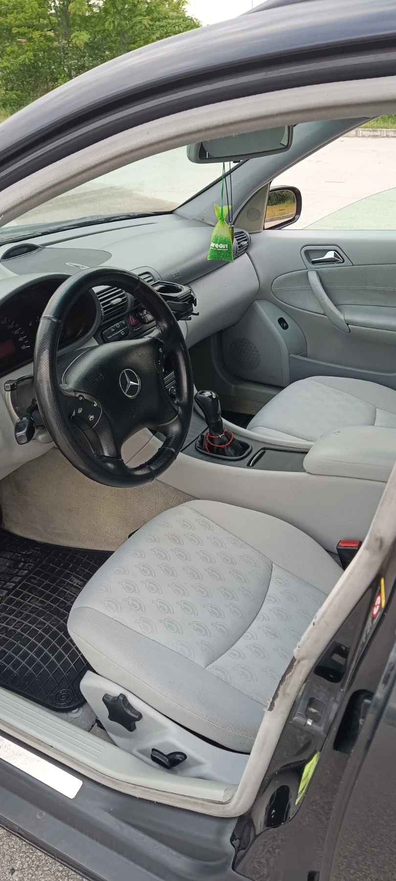 Mercedes-Benz C 200 2.0 - изображение 7