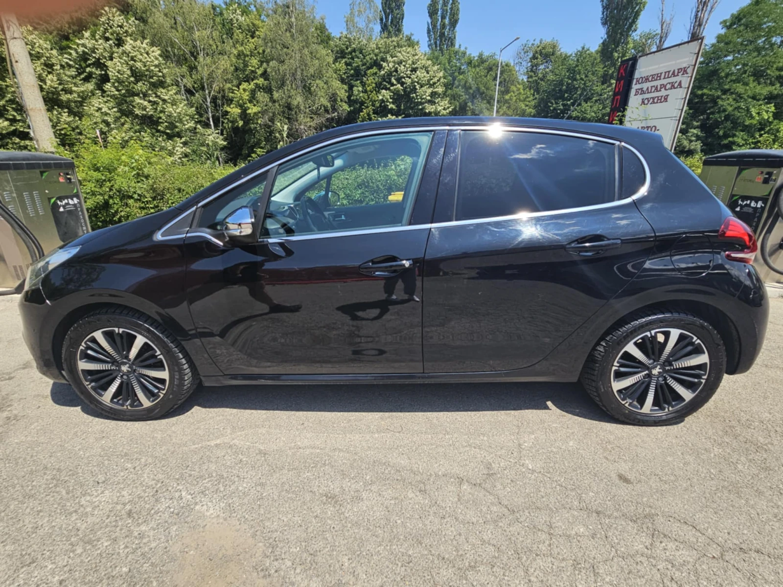 Peugeot 208  - изображение 7