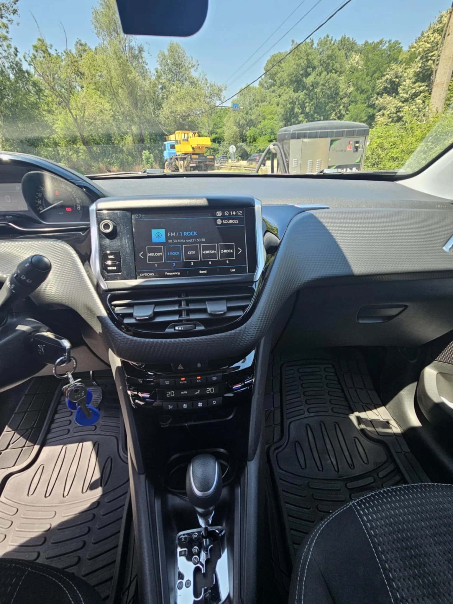 Peugeot 208 | Mobile.bg   11