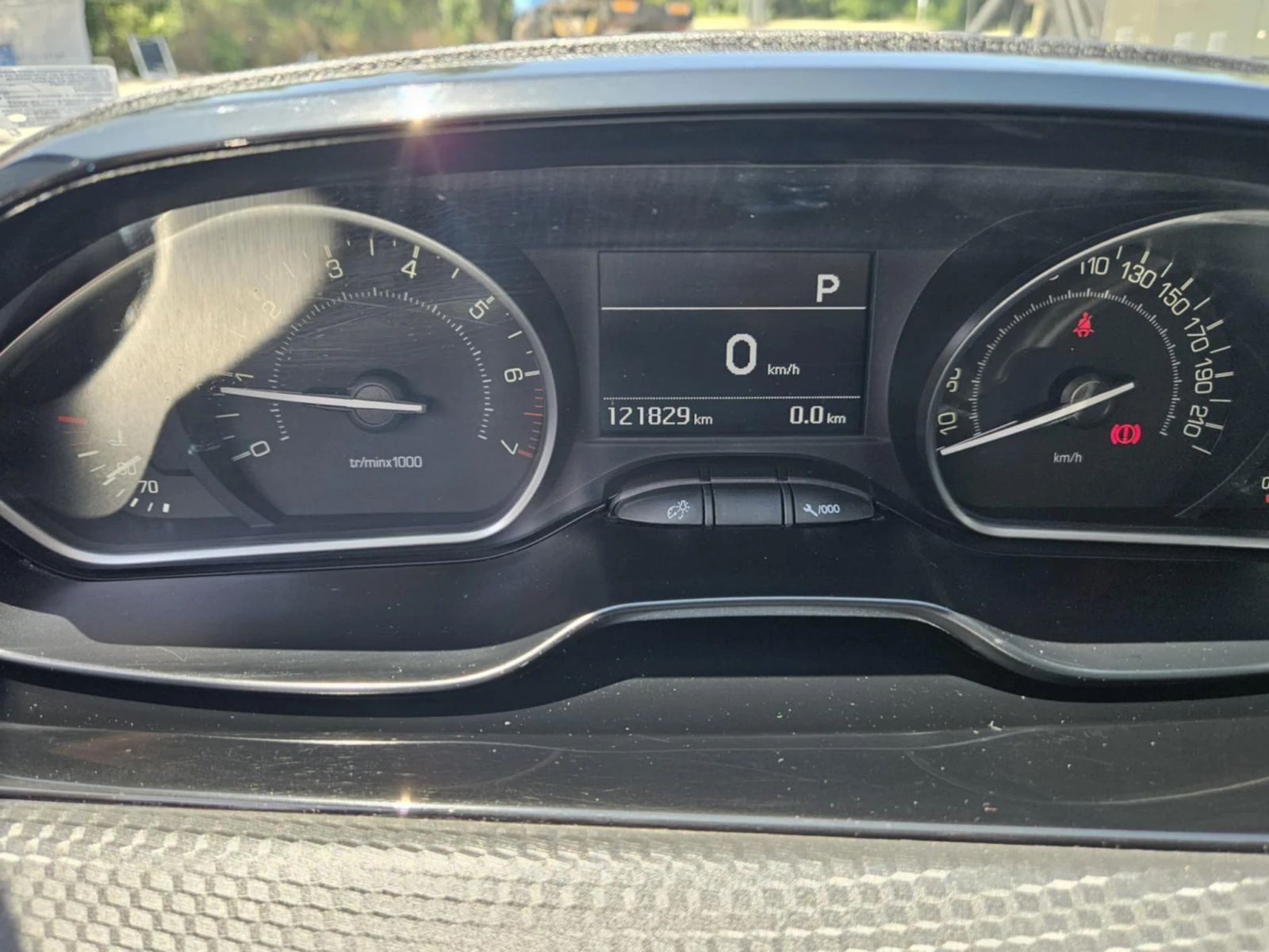 Peugeot 208  - изображение 5