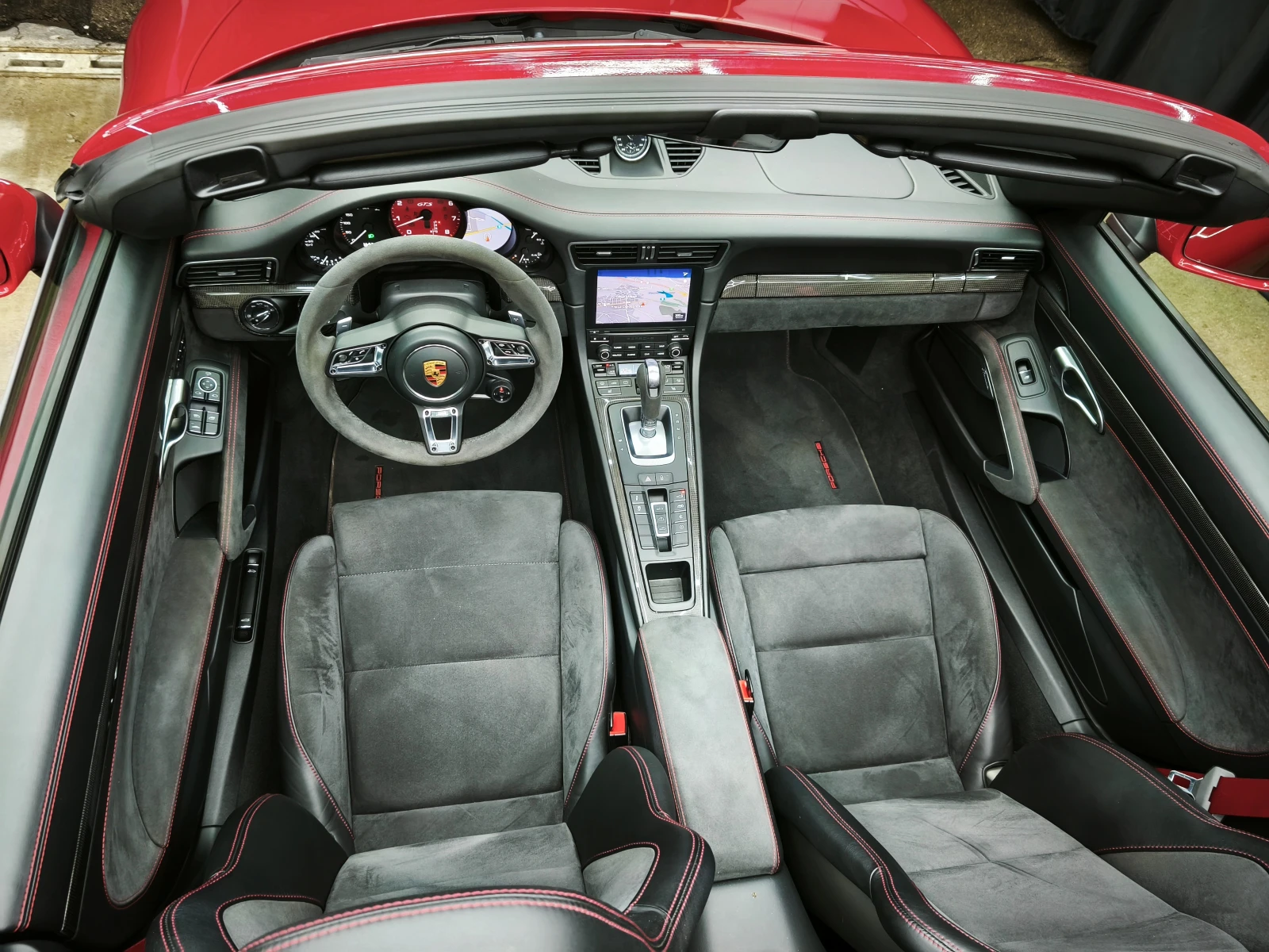 Porsche 911 Carrera GTS Cabrio - изображение 9