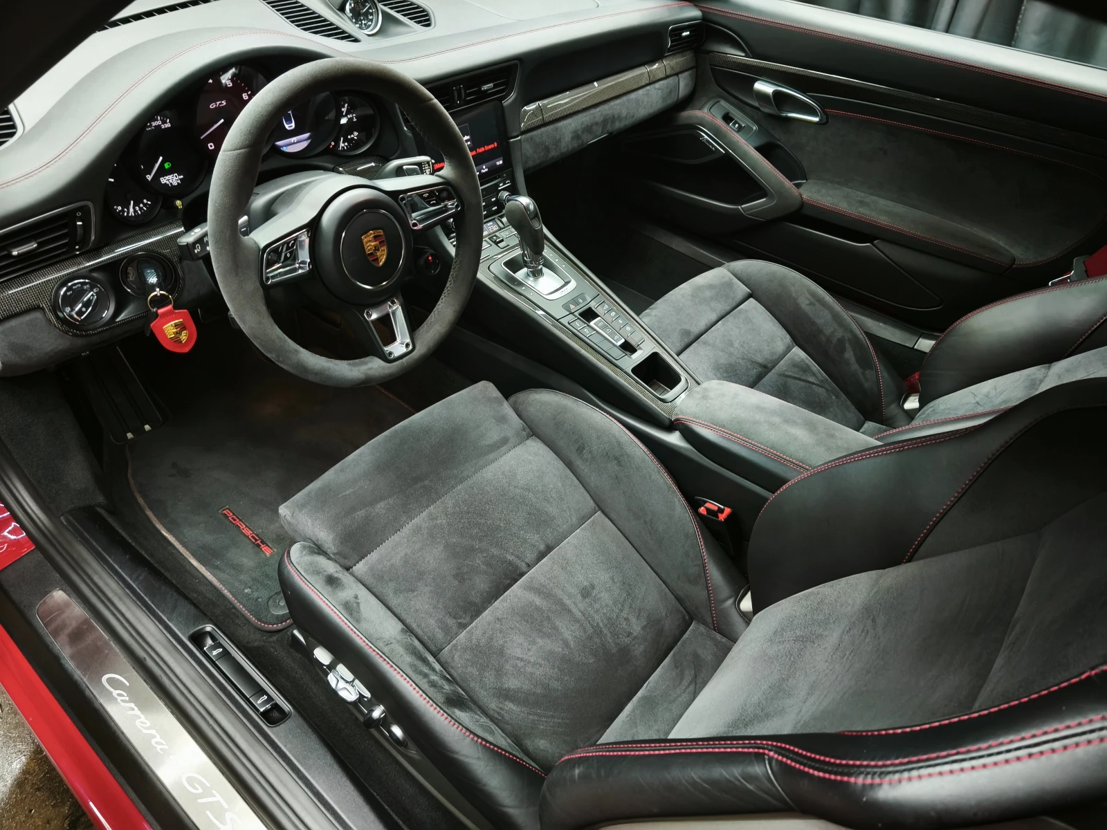 Porsche 911 Carrera GTS Cabrio - изображение 10