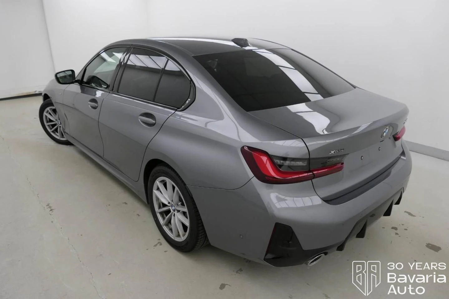 BMW 330 i xDrive M Sport Paket Sportautomatic - изображение 2