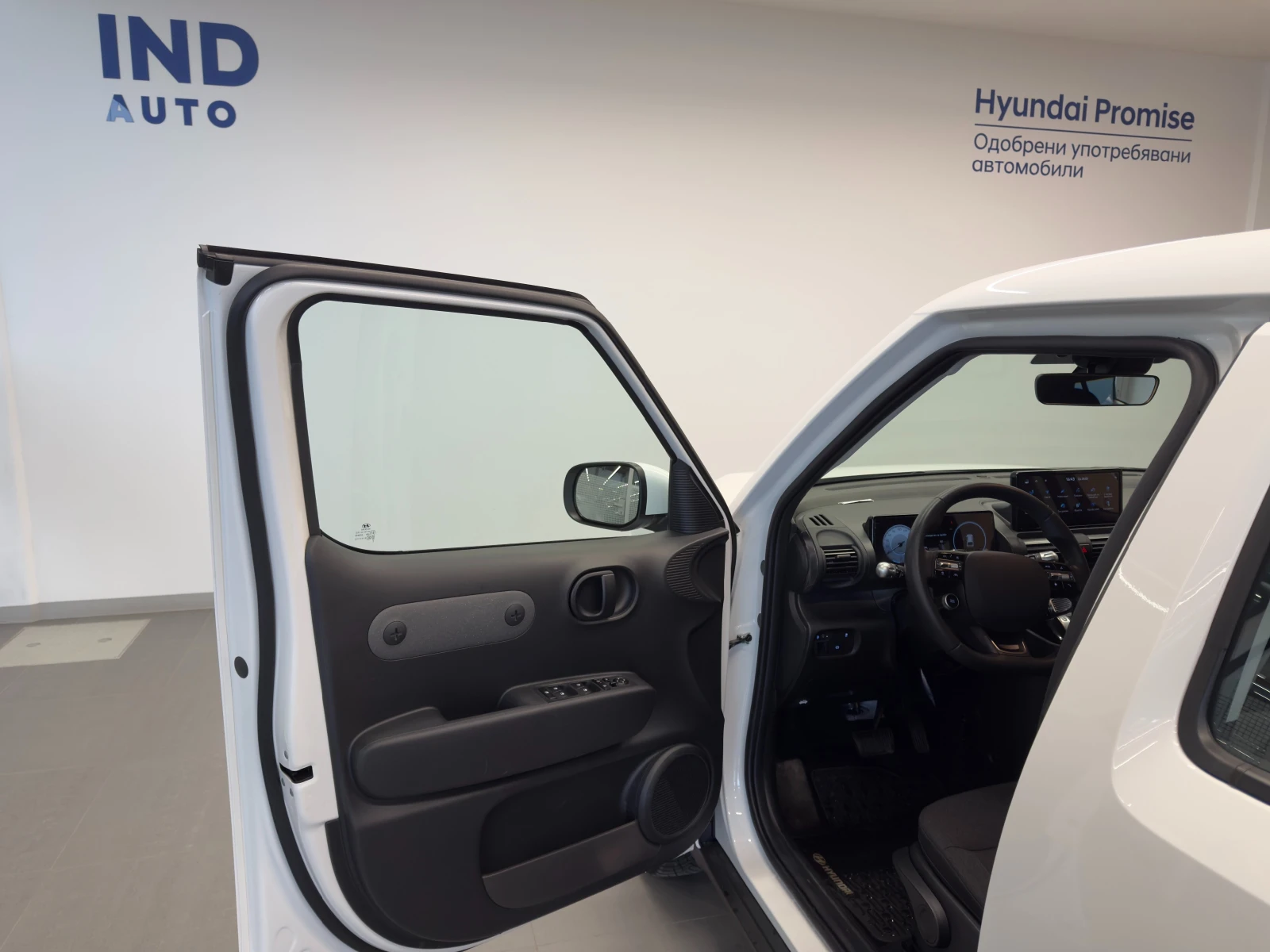 Hyundai Inster BUSINESS 49kWh, снимка 10 - Автомобили и джипове - 53772608