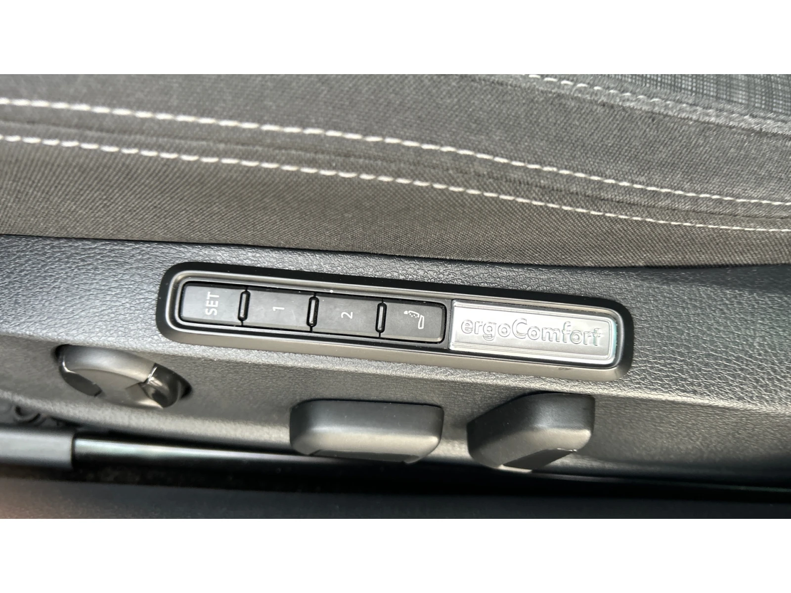 VW Passat 2. 0 TDi DSG SCR, Месечна вноска от 227  , снимка 16 - Автомобили и джипове - 53840198