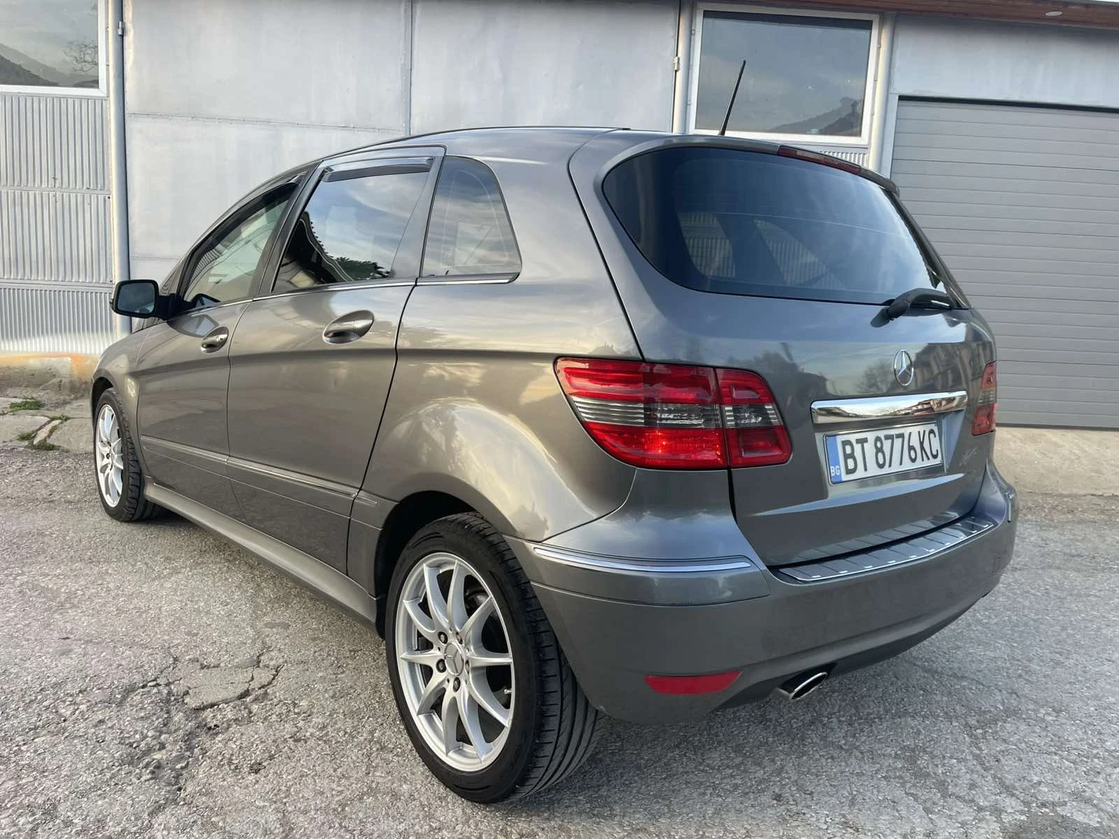 Mercedes-Benz B 180, снимка 11 - Автомобили и джипове - 54114380
