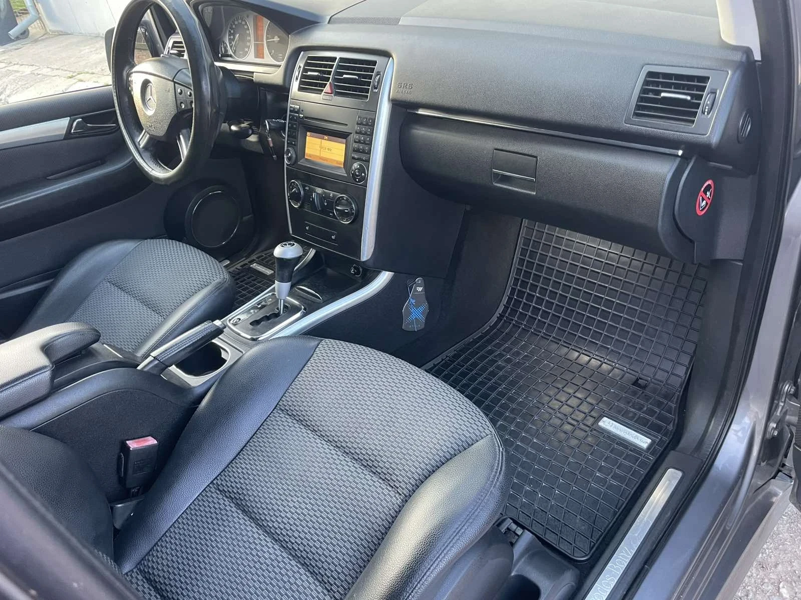 Mercedes-Benz B 180, снимка 8 - Автомобили и джипове - 54114380