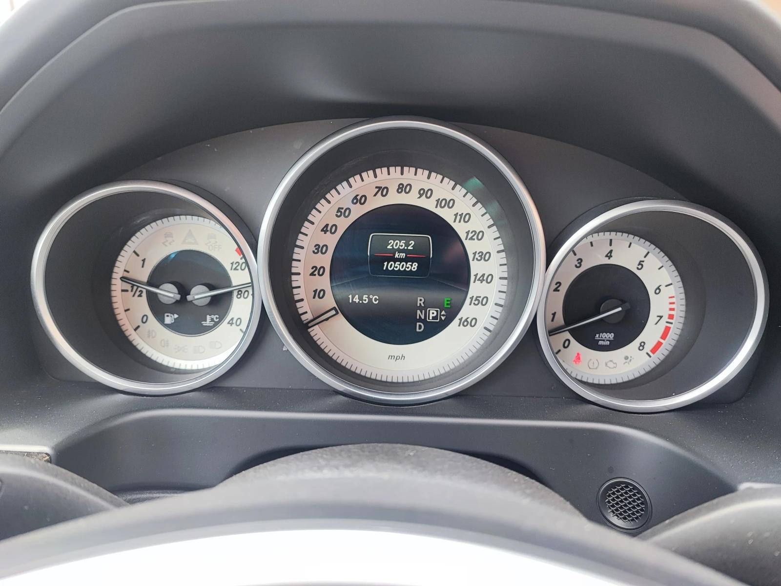 Mercedes-Benz E 400 AMG Line 4MATIC | Designo | Панорама, снимка 16 - Автомобили и джипове - 54578335