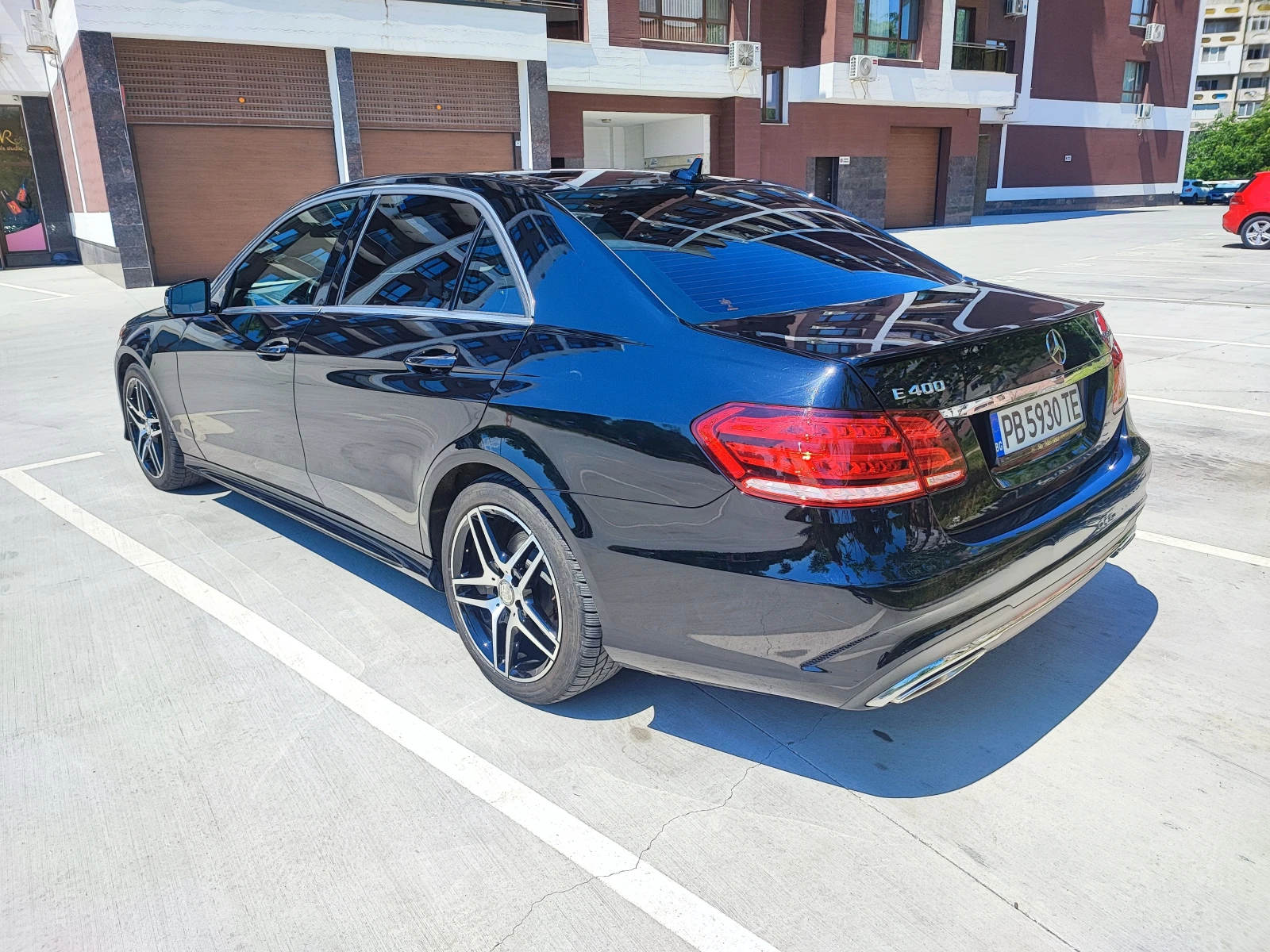 Mercedes-Benz E 400 AMG Line 4MATIC | Designo | Панорама, снимка 5 - Автомобили и джипове - 54578335