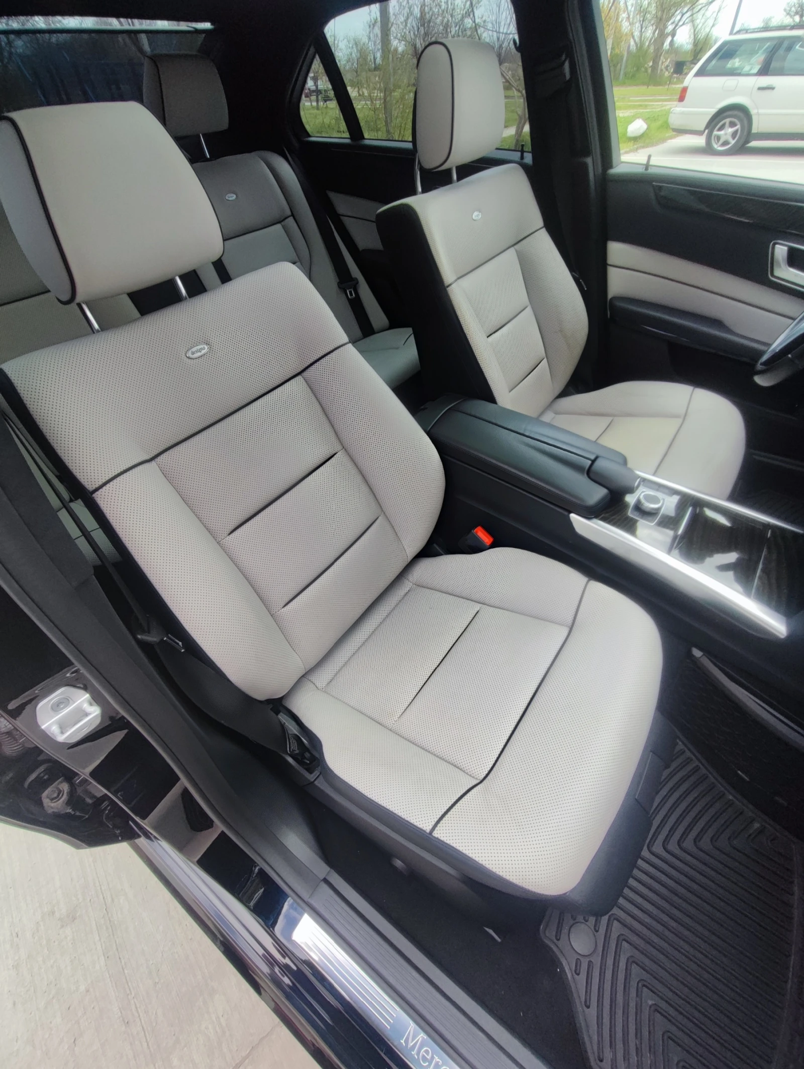 Mercedes-Benz E 400 AMG Line 4MATIC | Designo | Панорама, снимка 10 - Автомобили и джипове - 54578335