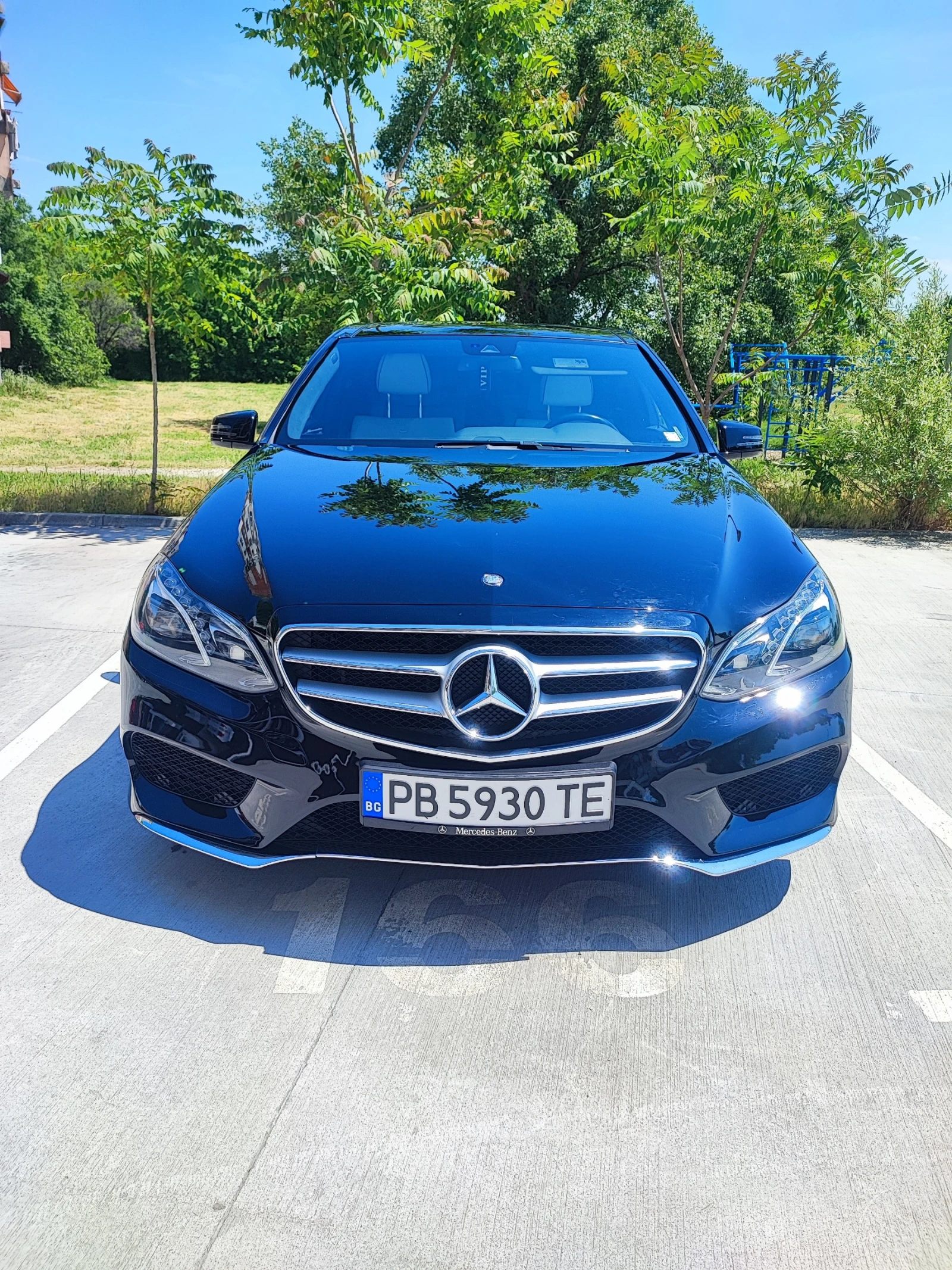 Mercedes-Benz E 400 AMG Line 4MATIC | Designo | Панорама, снимка 2 - Автомобили и джипове - 54578335