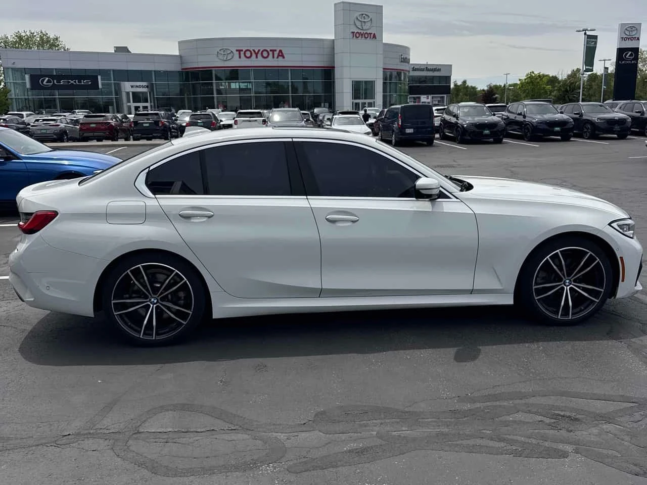 BMW 330 330i xDrive  CARFAX, снимка 3 - Автомобили и джипове - 54680878