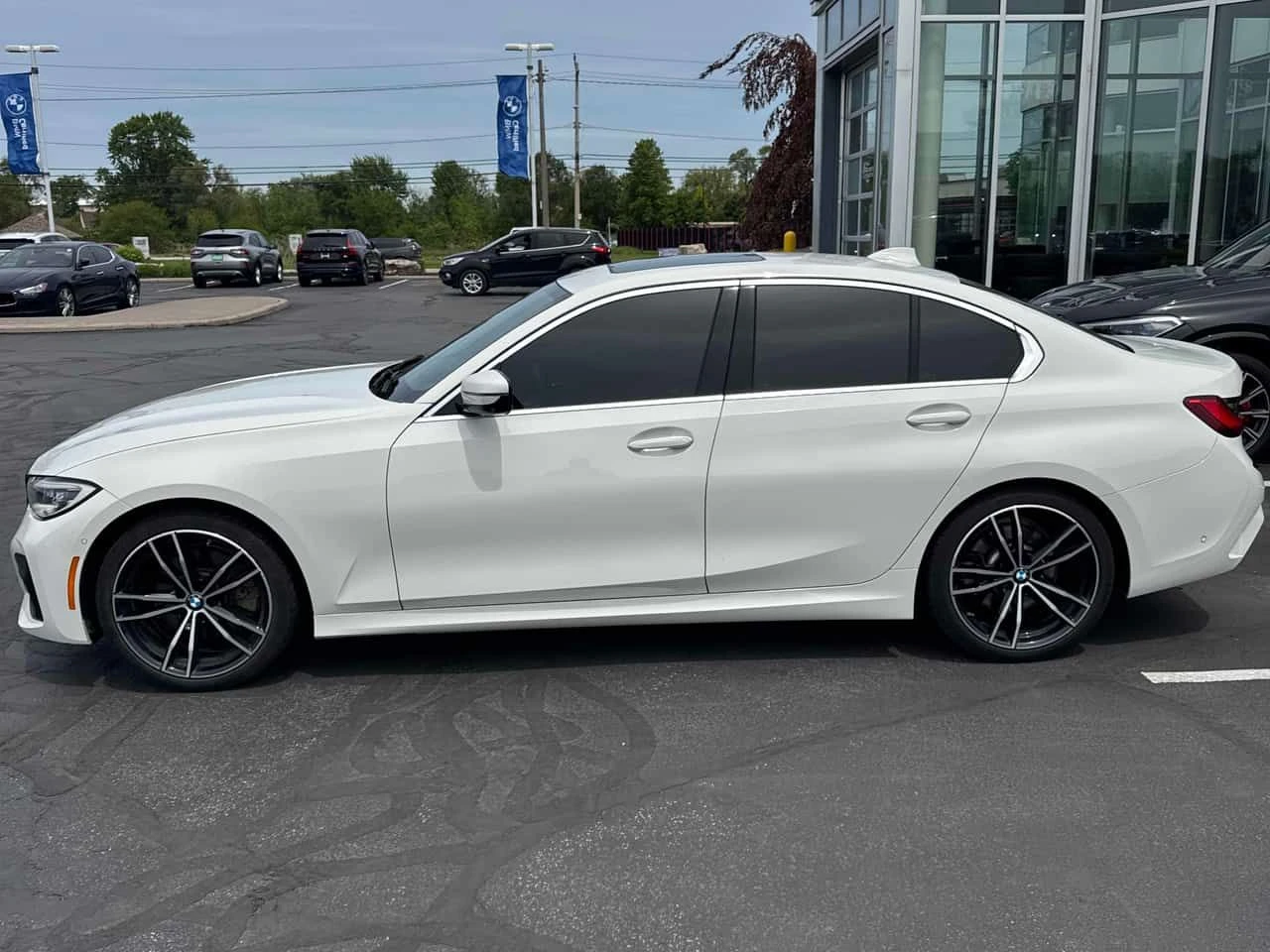 BMW 330 330i xDrive  CARFAX, снимка 2 - Автомобили и джипове - 54680878