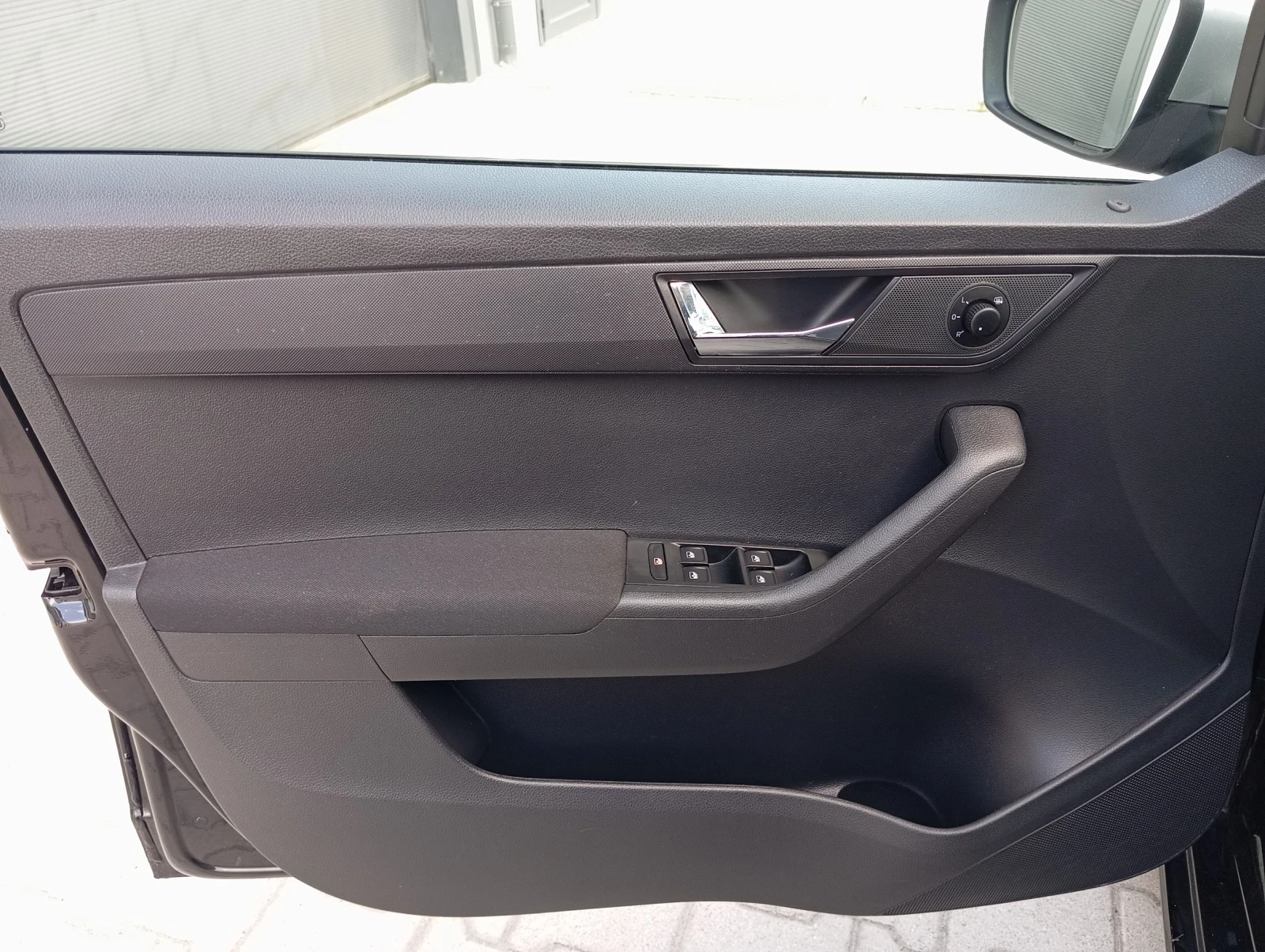 Skoda Fabia 1.4Tdi e6 ЛИЗИНГ , снимка 8 - Автомобили и джипове - 54962408