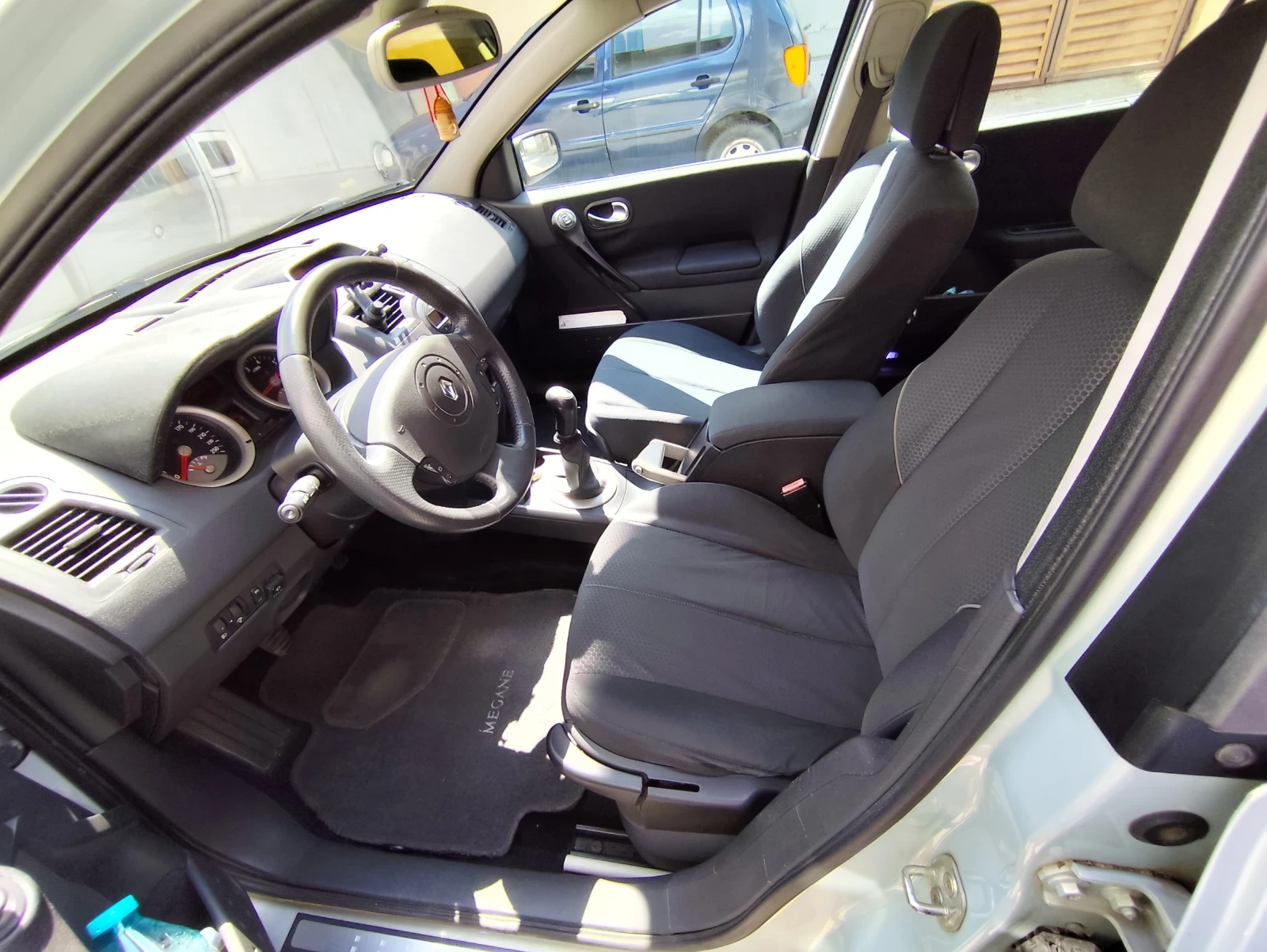 Renault Megane, снимка 9 - Автомобили и джипове - 55003716
