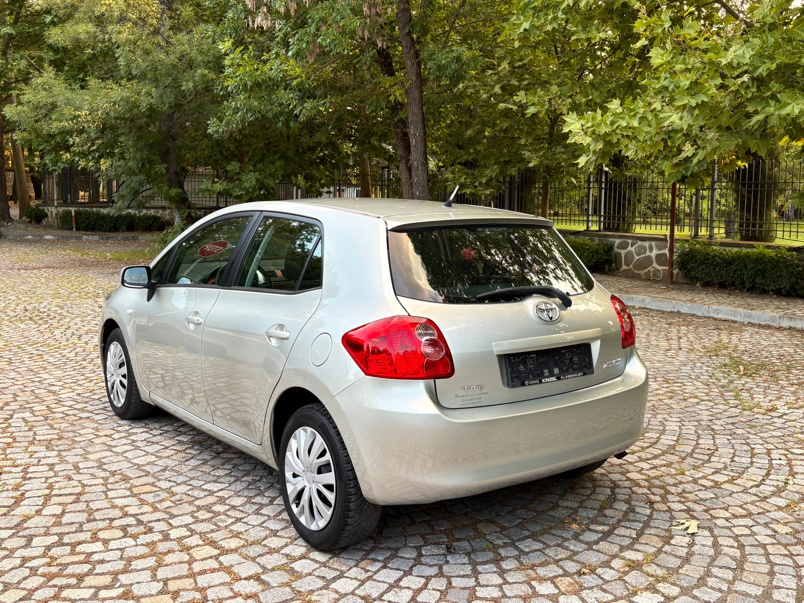 Toyota Auris 1.6i 132к.с# 6 скорости# 133 000км#, снимка 4 - Автомобили и джипове - 55327259