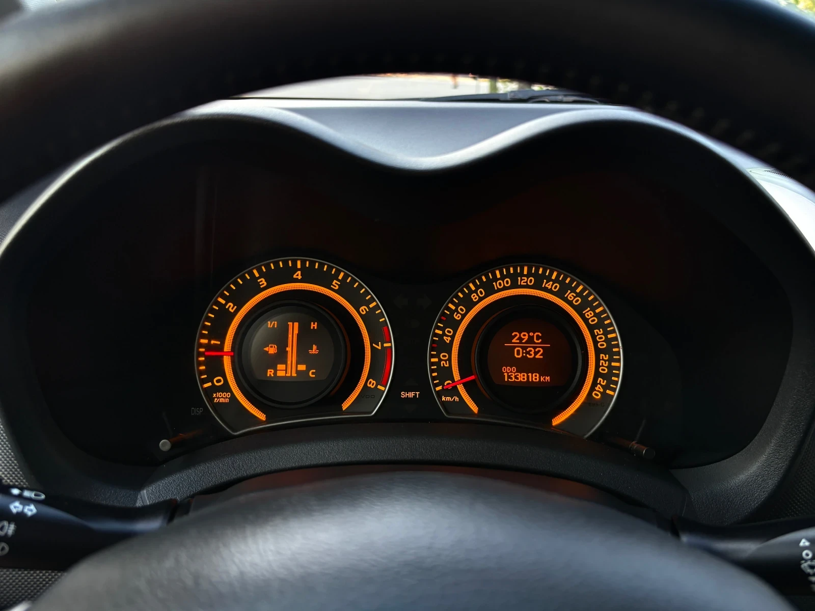 Toyota Auris 1.6i 132к.с# 6 скорости# 133 000км#, снимка 11 - Автомобили и джипове - 55327259