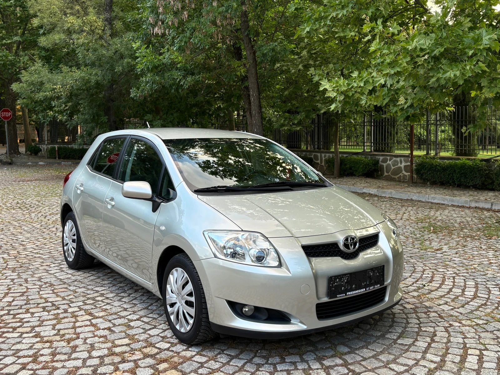 Toyota Auris 1.6i 132к.с# 6 скорости# 133 000км#, снимка 2 - Автомобили и джипове - 55327259