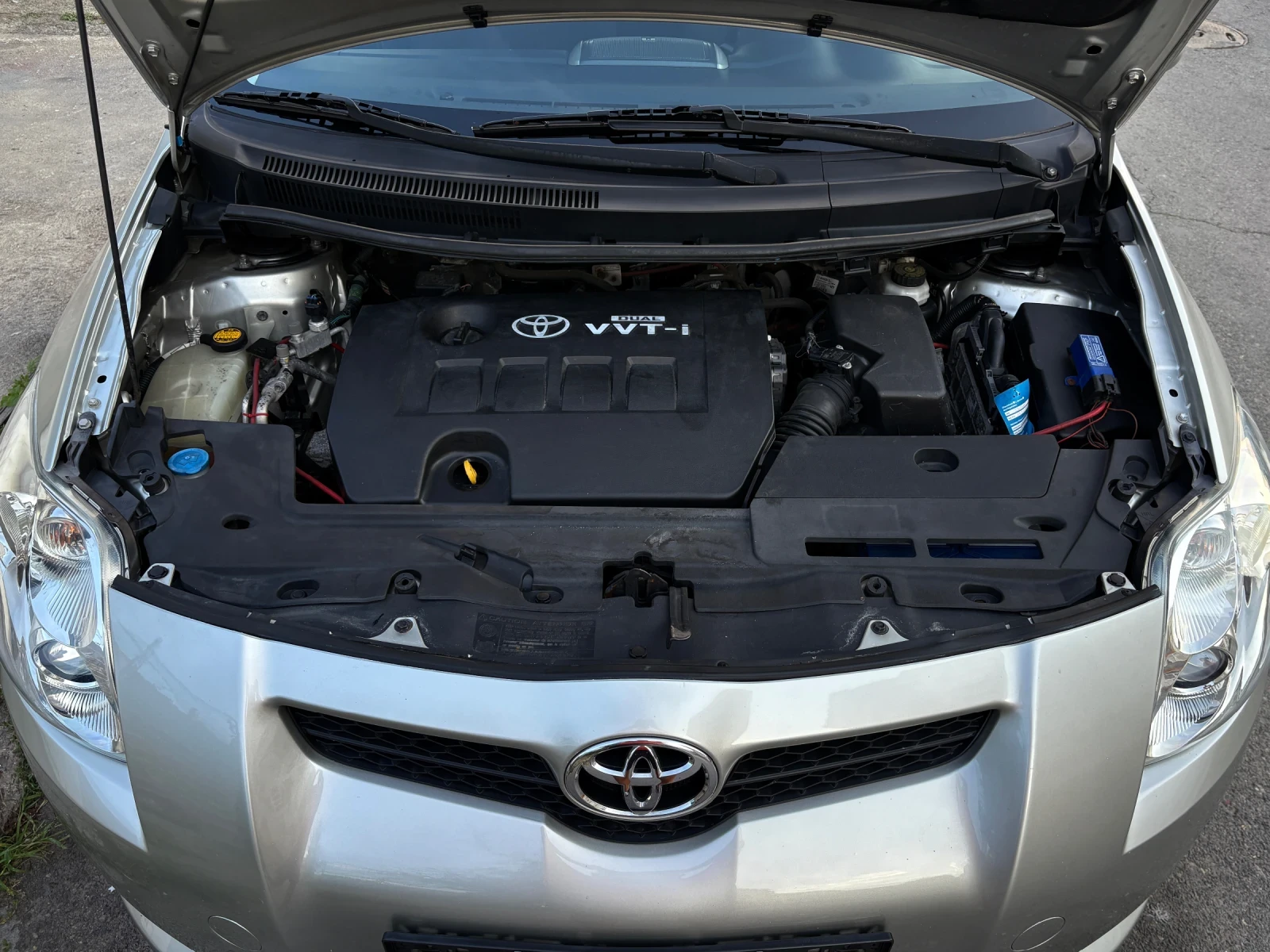 Toyota Auris 1.6i 132к.с# 6 скорости# 133 000км#, снимка 15 - Автомобили и джипове - 55327259