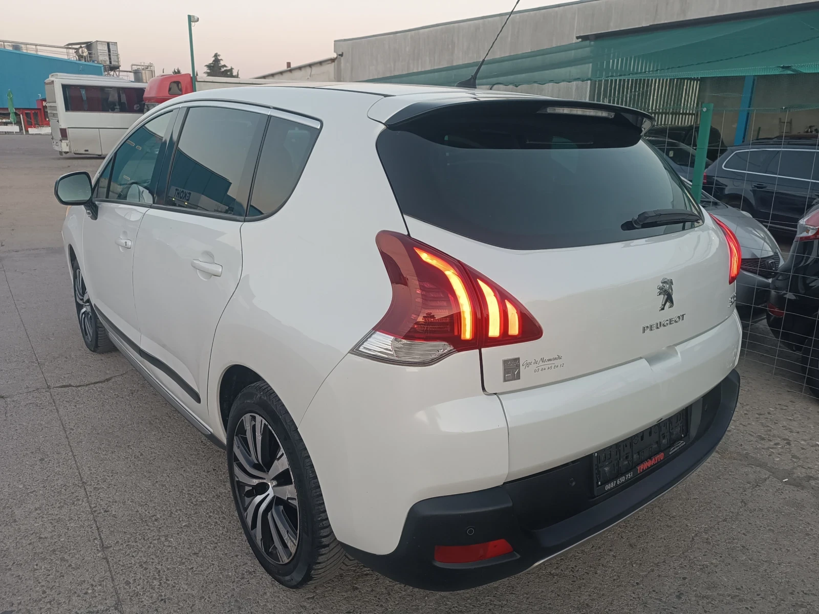 Peugeot 3008 2.0D, Hibrid, 4x4, ПЕРФЕКТНО, ЛИЗИНГ , снимка 3 - Автомобили и джипове - 55480857