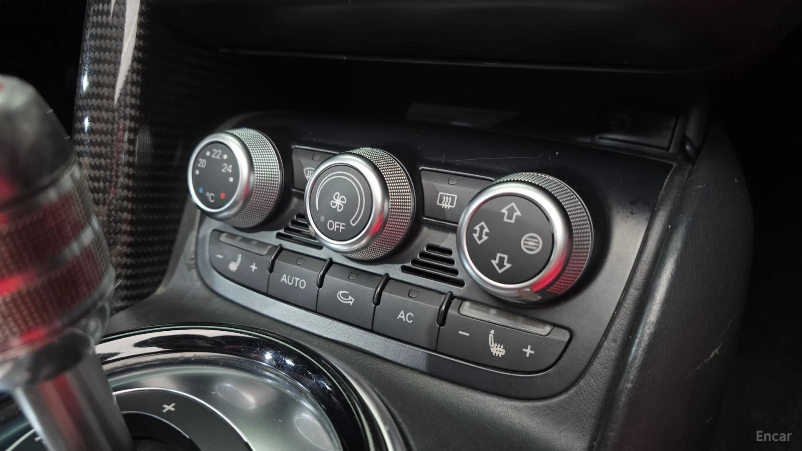 Audi R8 5.2 V10 SPIDER* ЧЕРВЕНА КОЖА* ПОДГРЕВ* КАМЕРА, снимка 14 - Автомобили и джипове - 55505289
