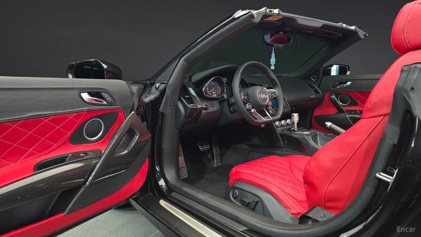Audi R8 5.2 V10 SPIDER* ЧЕРВЕНА КОЖА* ПОДГРЕВ* КАМЕРА, снимка 10 - Автомобили и джипове - 55505289