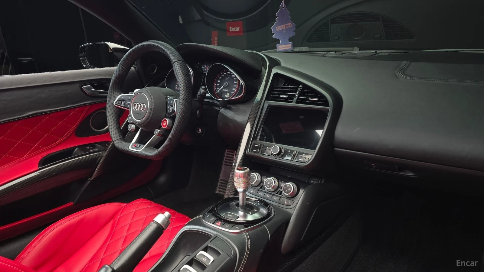 Audi R8 5.2 V10 SPIDER* ЧЕРВЕНА КОЖА* ПОДГРЕВ* КАМЕРА, снимка 7 - Автомобили и джипове - 55505289