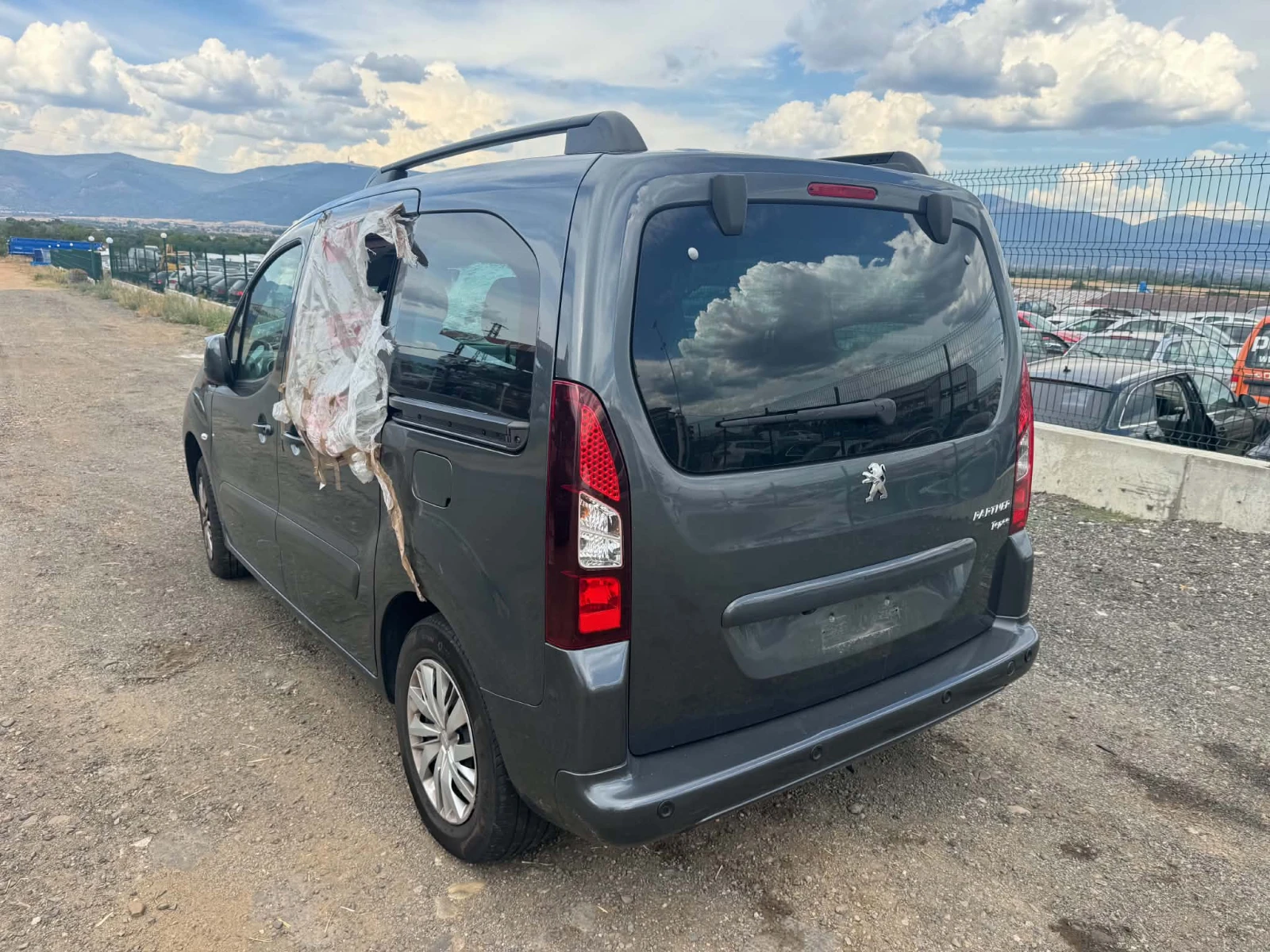 Peugeot Partner 1.6 HDI, снимка 2 - Автомобили и джипове - 55946606