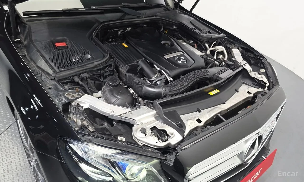 Mercedes-Benz E 300 4MATIC AMG Line/360/ПОДГРЕВ/ПАНО/ХЕДЪП/, снимка 6 - Автомобили и джипове - 56131959