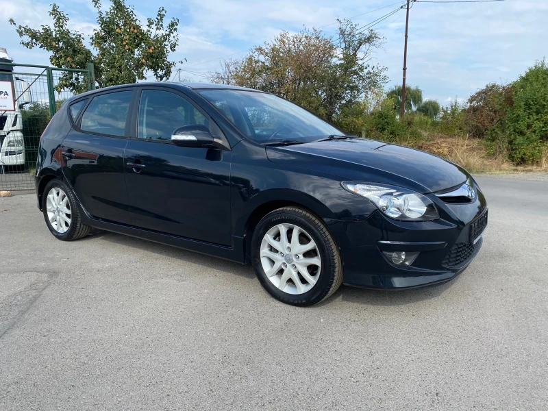 Hyundai I30 1.6CRDI/16V, снимка 3 - Автомобили и джипове - 47061483