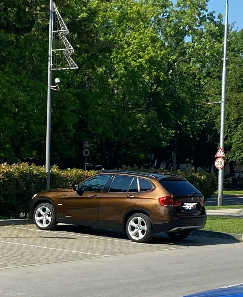 BMW X1 X Drive, снимка 1 - Автомобили и джипове - 49183618