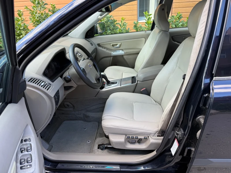 Volvo Xc90  2.4 D5 (185 кс) Automatic/EU4/Нови гуми, Ангренаж, снимка 11 - Автомобили и джипове - 51762662