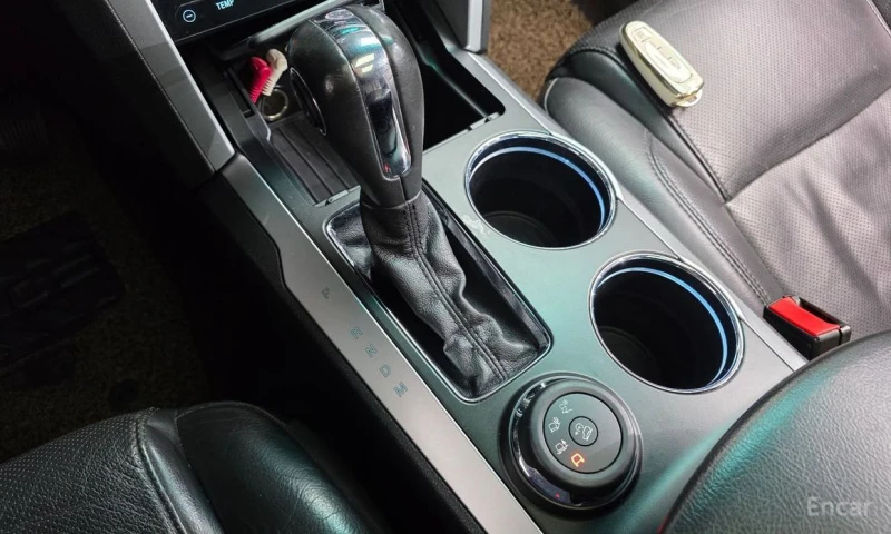 Ford Explorer, снимка 9 - Автомобили и джипове - 52914425