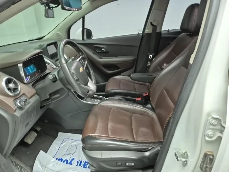 Chevrolet Trax 1.4, снимка 11 - Автомобили и джипове - 54327801