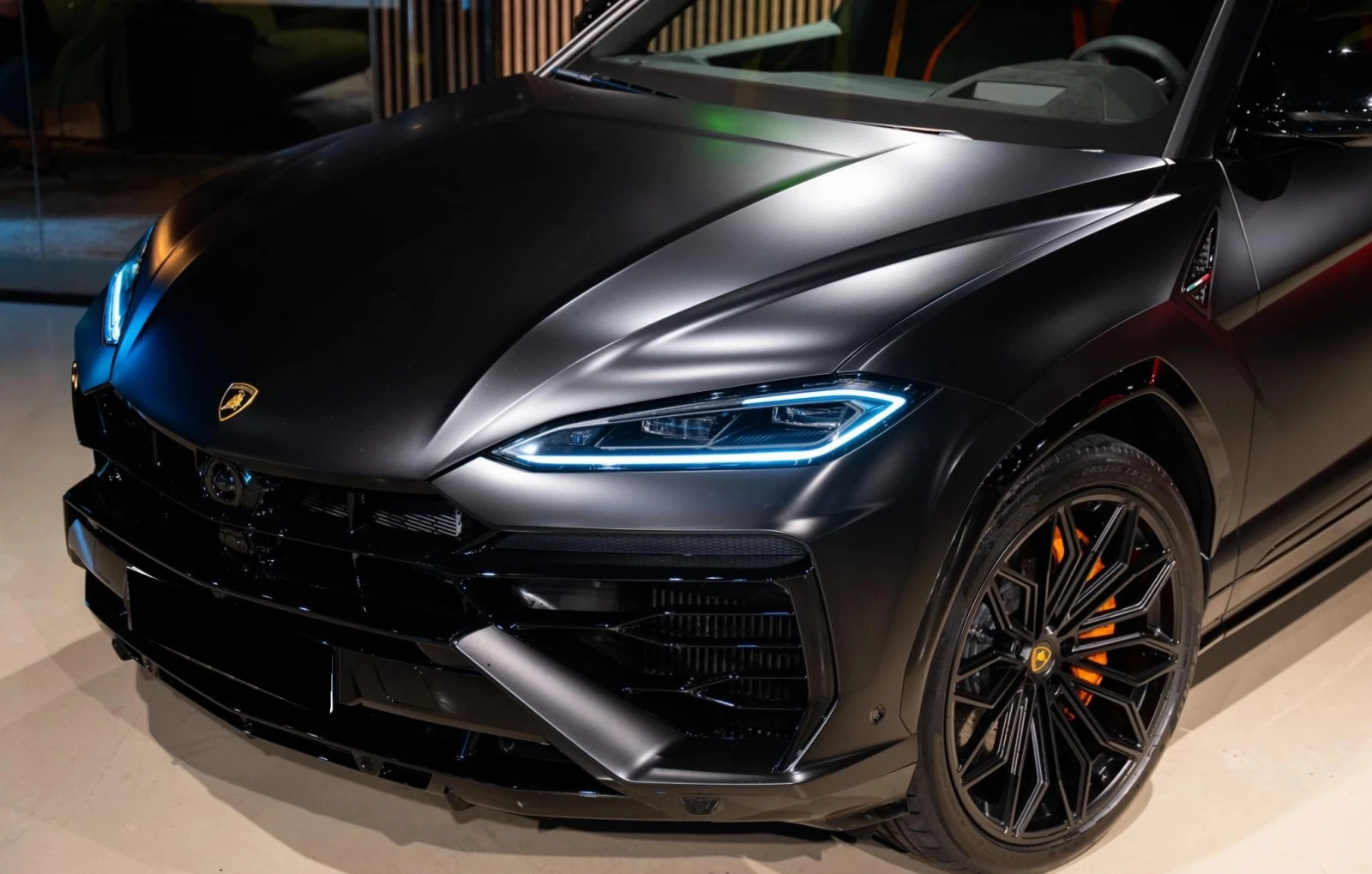 Lamborghini Urus SE 4.0 V8 Plug-in Hybrid 4WD - изображение 2