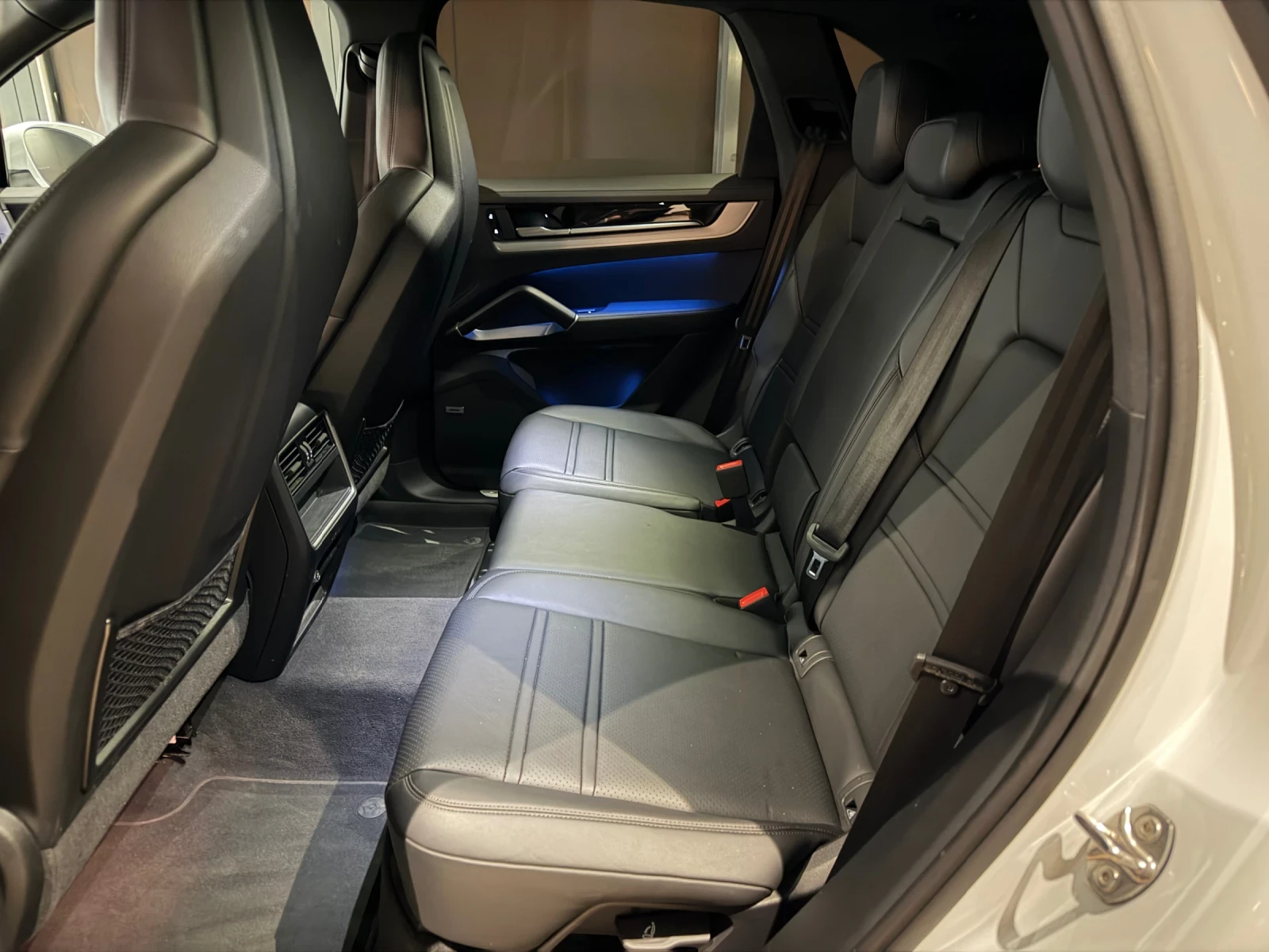 Porsche Cayenne E-Hybrid, снимка 14 - Автомобили и джипове - 53707978