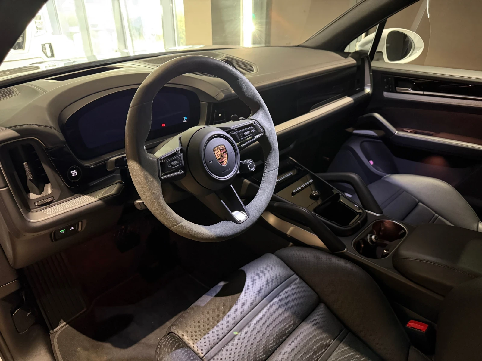 Porsche Cayenne E-Hybrid, снимка 6 - Автомобили и джипове - 53707978