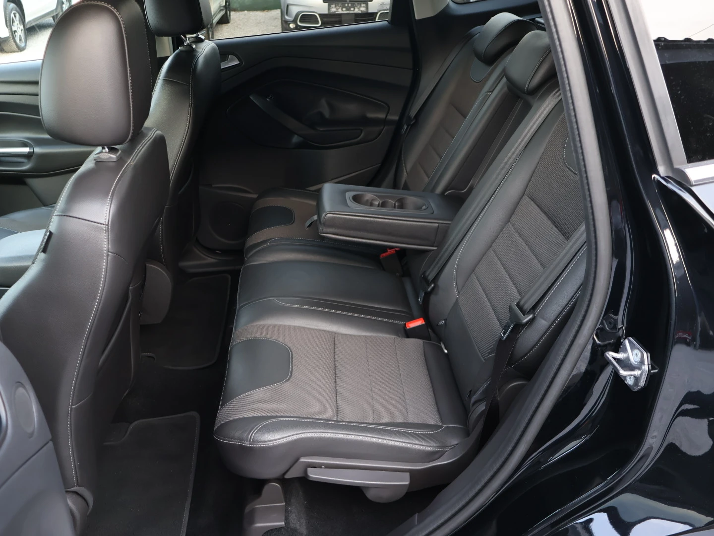 Ford Kuga 2.0 4x4 TDCI TITANIUM, снимка 16 - Автомобили и джипове - 53923667