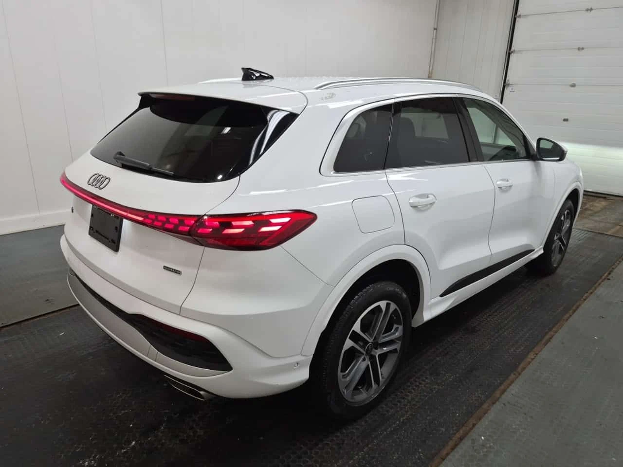 Audi Q5 * 2.0 TFSI quattro * 2 КЛЮЧА* ПОДГРЕВ* KEYLESS* , снимка 10 - Автомобили и джипове - 54318836