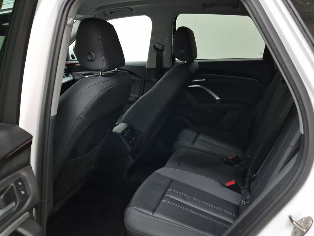 Audi Q5 * 2.0 TFSI quattro * 2 КЛЮЧА* ПОДГРЕВ* KEYLESS* , снимка 3 - Автомобили и джипове - 54318836