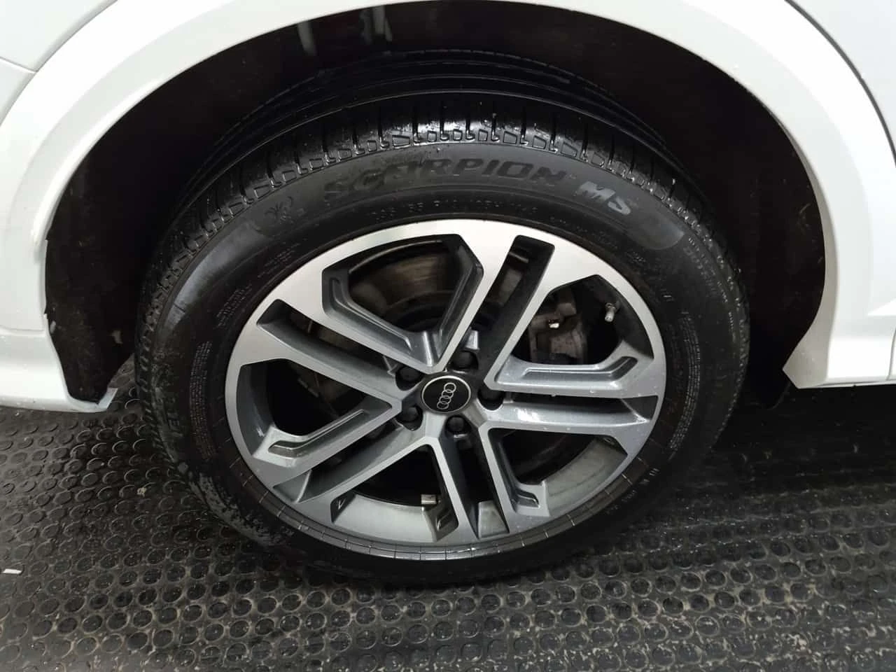 Audi Q5 * 2.0 TFSI quattro * 2 КЛЮЧА* ПОДГРЕВ* KEYLESS* , снимка 7 - Автомобили и джипове - 54318836