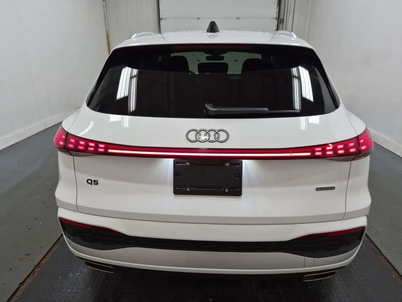 Audi Q5 * 2.0 TFSI quattro * 2 КЛЮЧА* ПОДГРЕВ* KEYLESS* , снимка 15 - Автомобили и джипове - 54318836