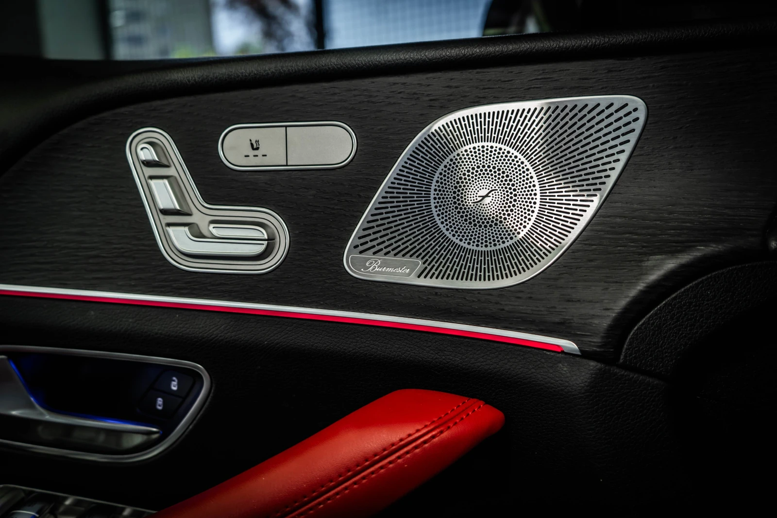Mercedes-Benz GLE 400 d 4M* AMG* Pano* Burmester* 360* Night, снимка 17 - Автомобили и джипове - 54331036