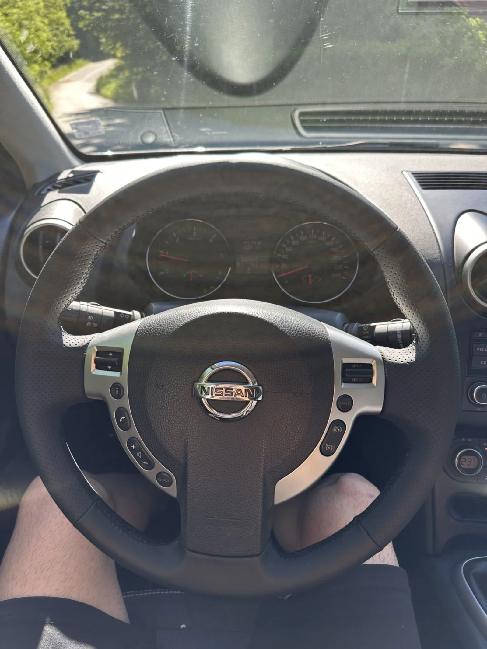 Nissan Qashqai 1.5DCI, снимка 14 - Автомобили и джипове - 54727347