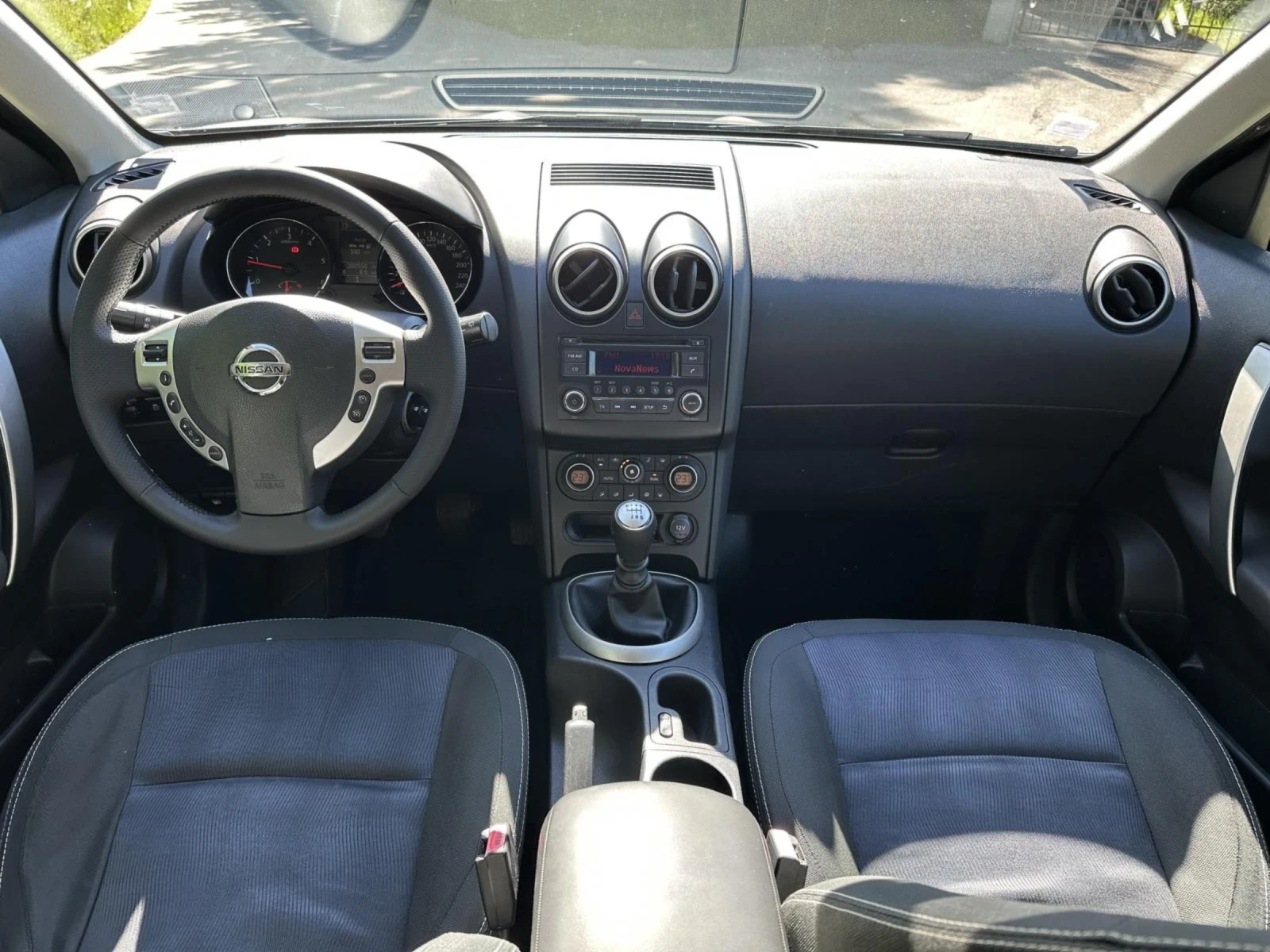 Nissan Qashqai 1.5DCI, снимка 9 - Автомобили и джипове - 54727347
