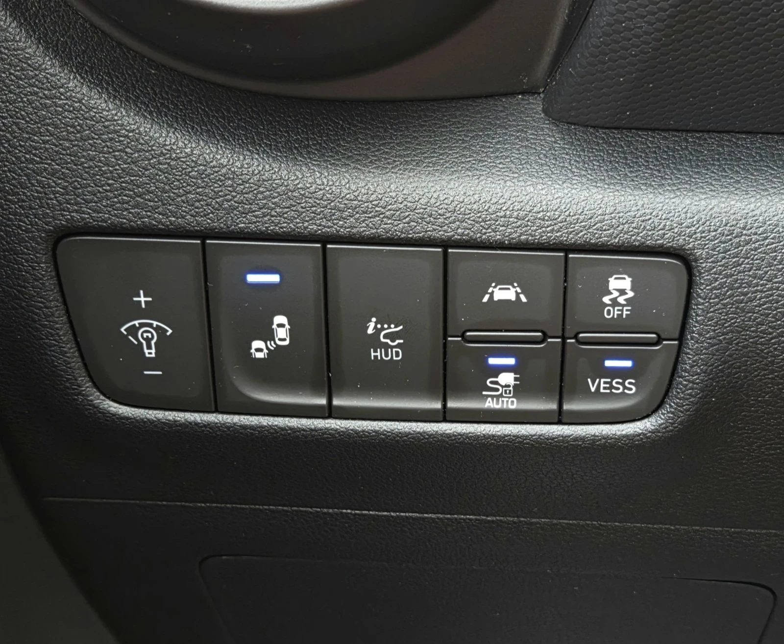 Hyundai Kona SOH100%/Premium/Теглич, снимка 13 - Автомобили и джипове - 55354327