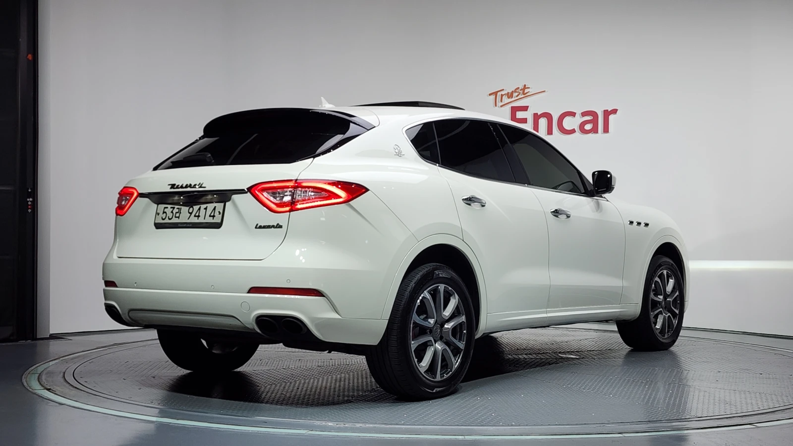 Maserati Levante 3.0d* ЕЛ. БАГАЖНИК* 360* BLIND SPOT* ЛЮК* КРАЙНА Ц, снимка 2 - Автомобили и джипове - 55595228