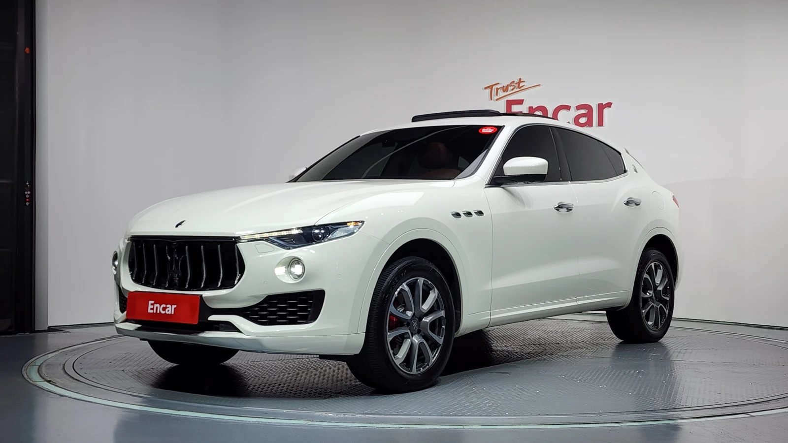 Maserati Levante 3.0d* ЕЛ. БАГАЖНИК* 360* BLIND SPOT* ЛЮК* КРАЙНА Ц