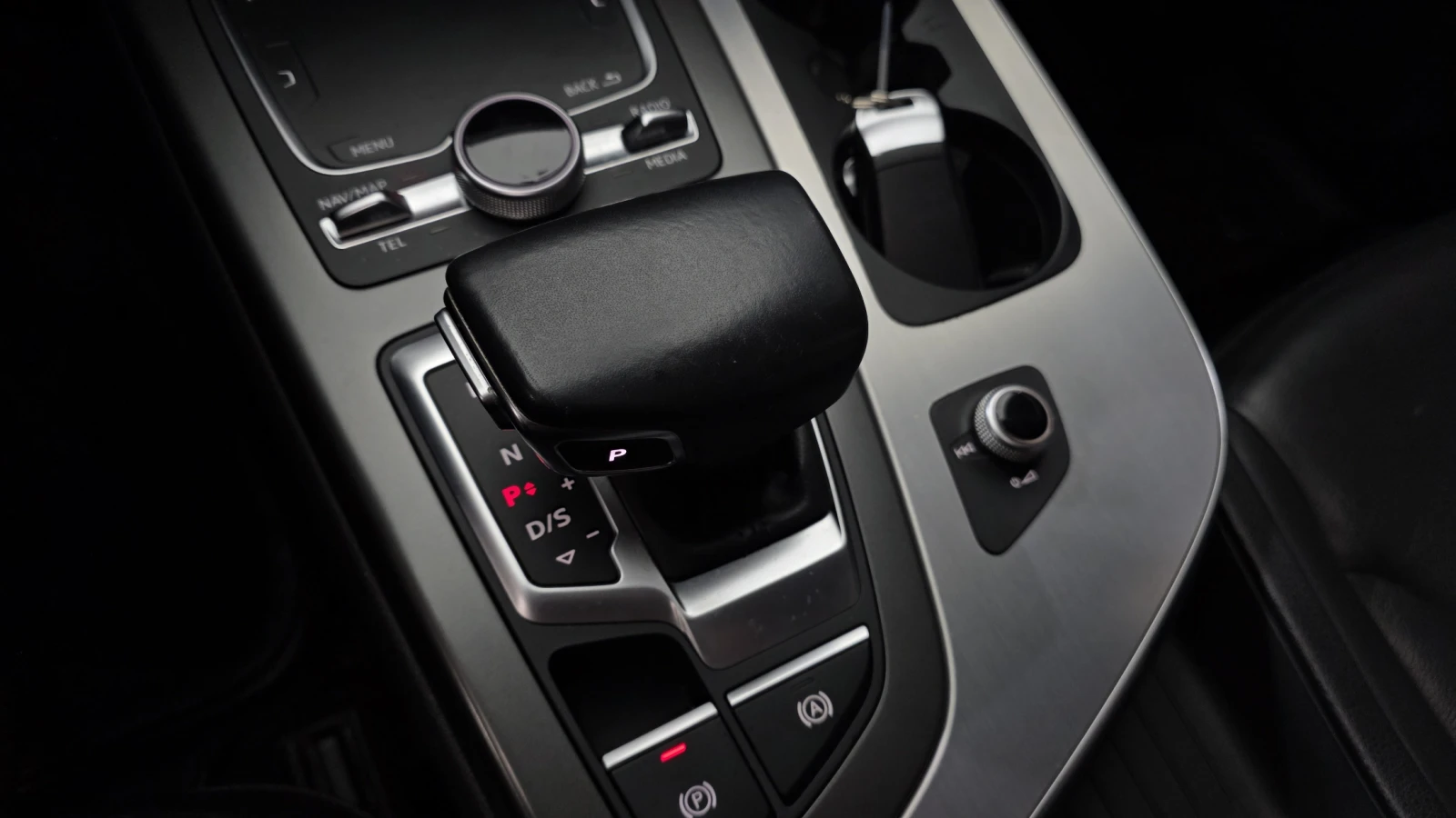 Audi Q7 45 TFSI quattro* ЕЛ. БАГАЖНИК* ЛЮК* КРАЙНА ЦЕНА, снимка 9 - Автомобили и джипове - 55984079