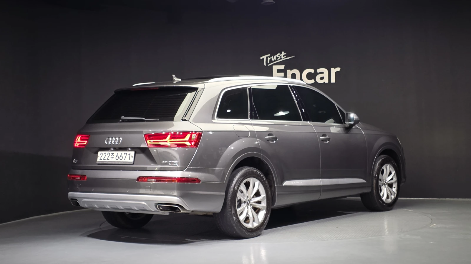 Audi Q7 45 TFSI quattro* ЕЛ. БАГАЖНИК* ЛЮК* КРАЙНА ЦЕНА, снимка 2 - Автомобили и джипове - 55984079